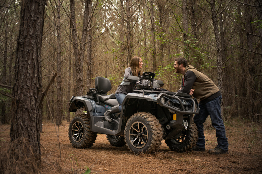 Imagen de llantas ITP Tires para UTV, RZR y X3, optimizadas para terrenos 4x4, offroad, Polaris y Can-Am, ideales para rutas todoterreno