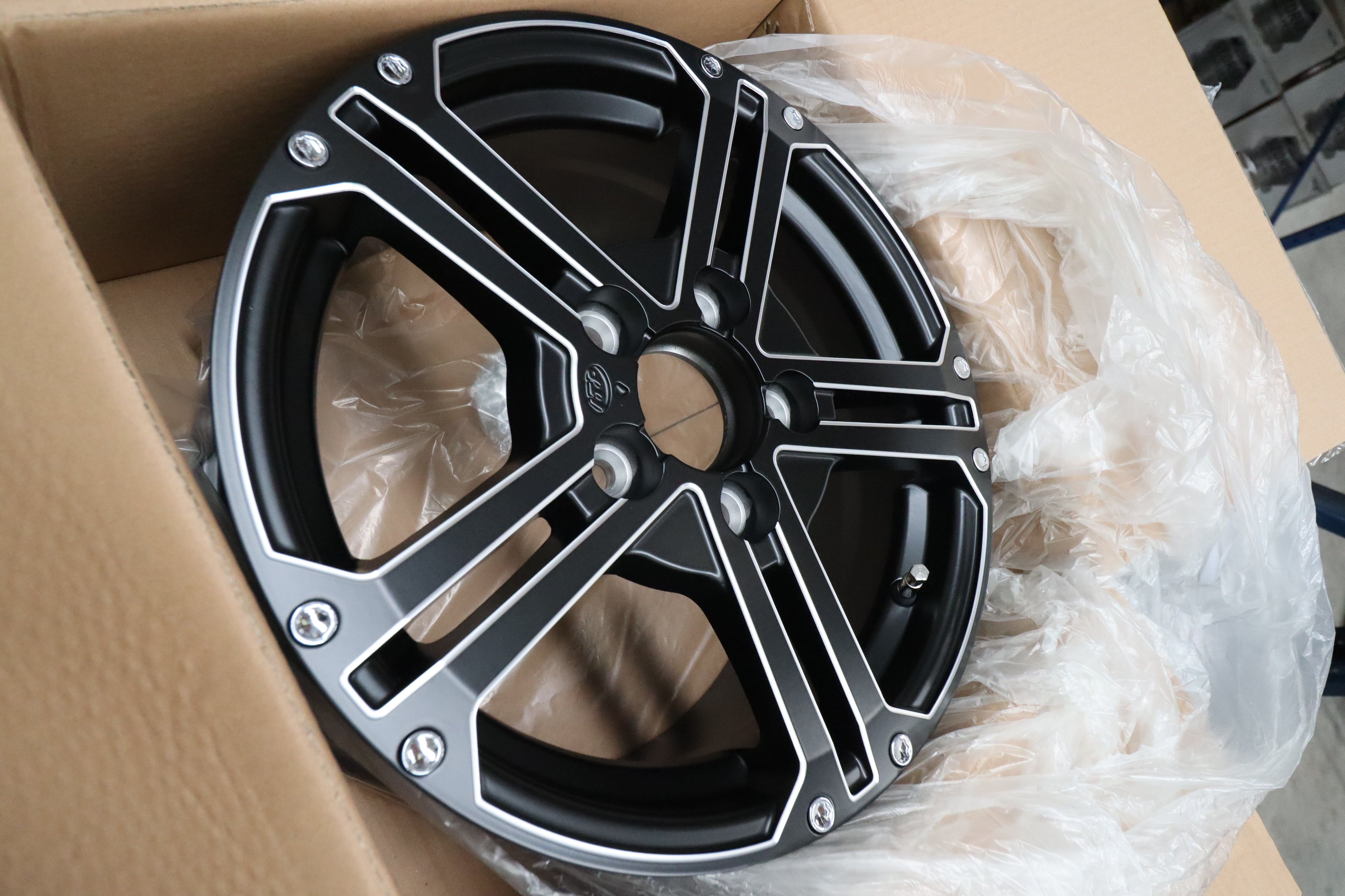 Imagen de llantas ITP Tires para UTV, RZR y X3, optimizadas para terrenos 4x4, offroad, Polaris y Can-Am, ideales para rutas todoterreno